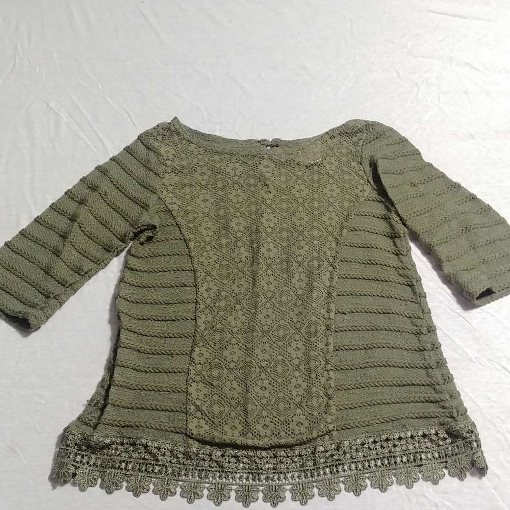 NEW without tags lace floral short sleeve top S, 6